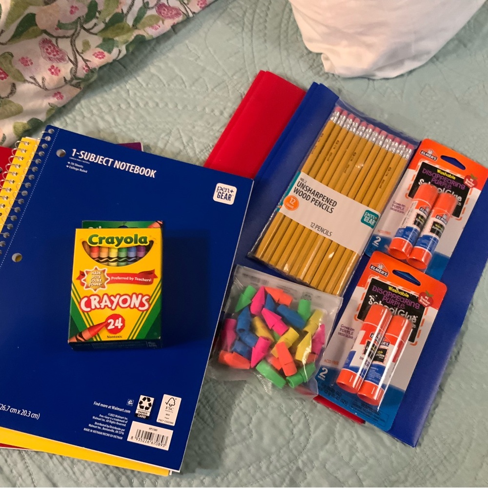❣️❣️ School Essentials Set with Crayola Crayons❣️❣️